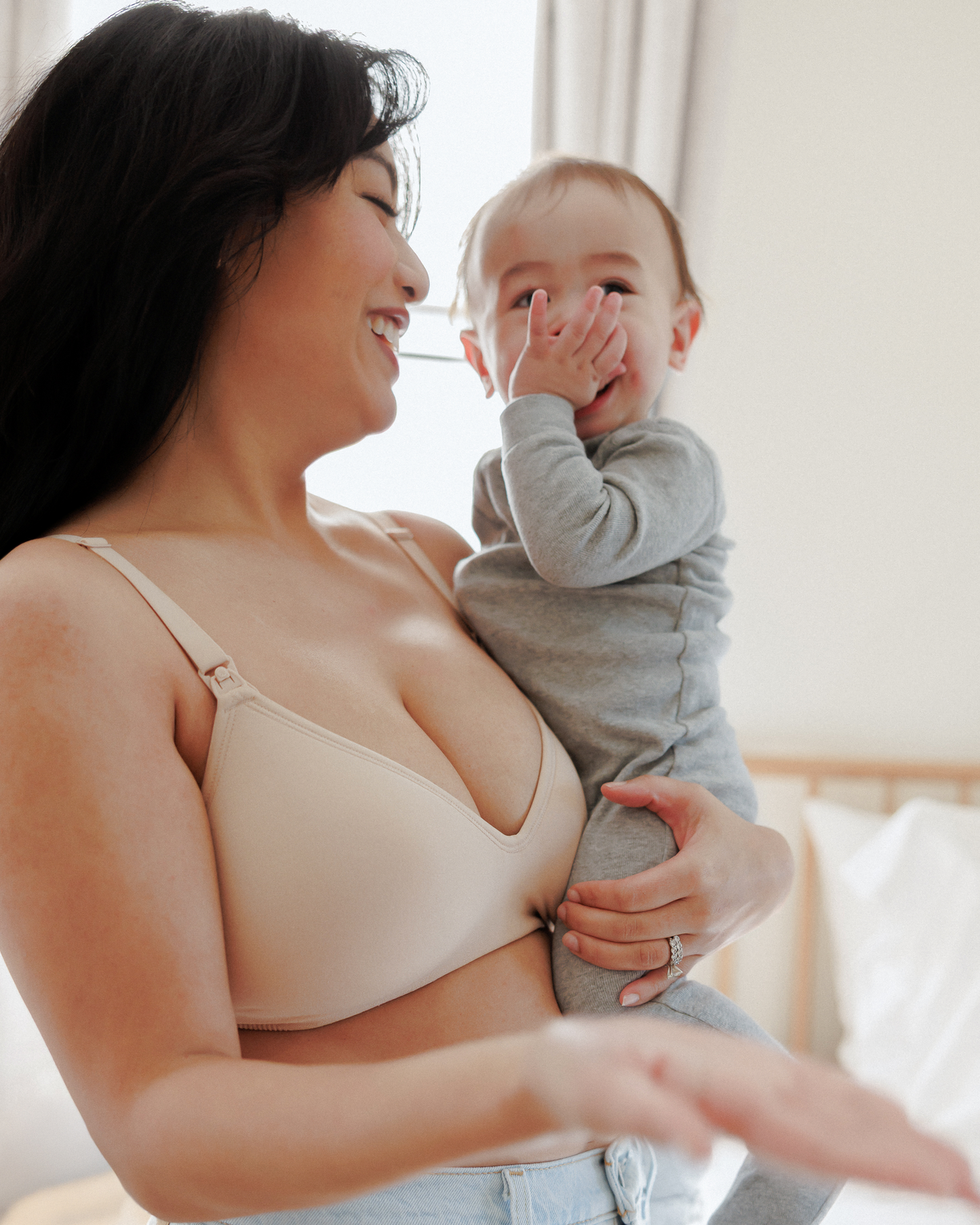 Signature Sublime® Contour Hands-Free Pumping & Nursing Bra | Beige